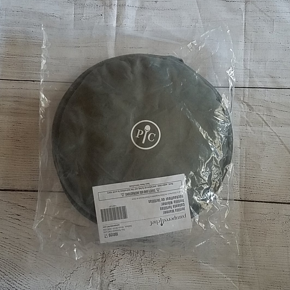 New! Pampered Chef Tortilla Warmer